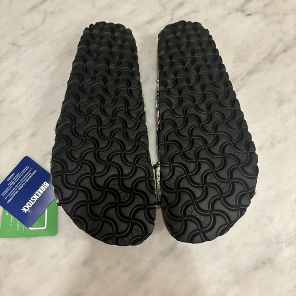 Siena Rivet Logo - Picture 5 of 5